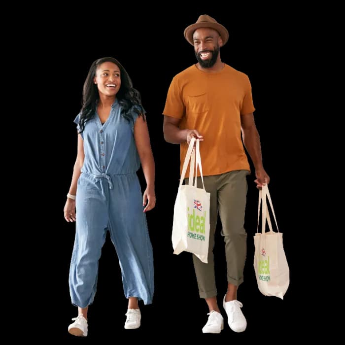Couple experiencing the expo